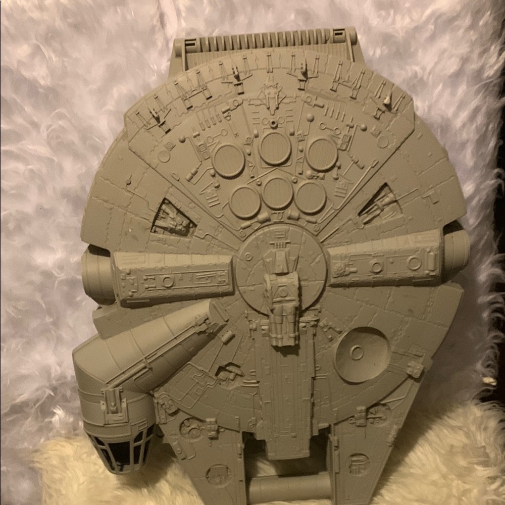 Star‎ Wars Gray Millennium Falcon Model